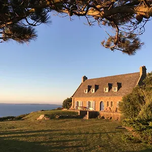 Gasthuis Kerloulou, Poullan-sur-Mer
