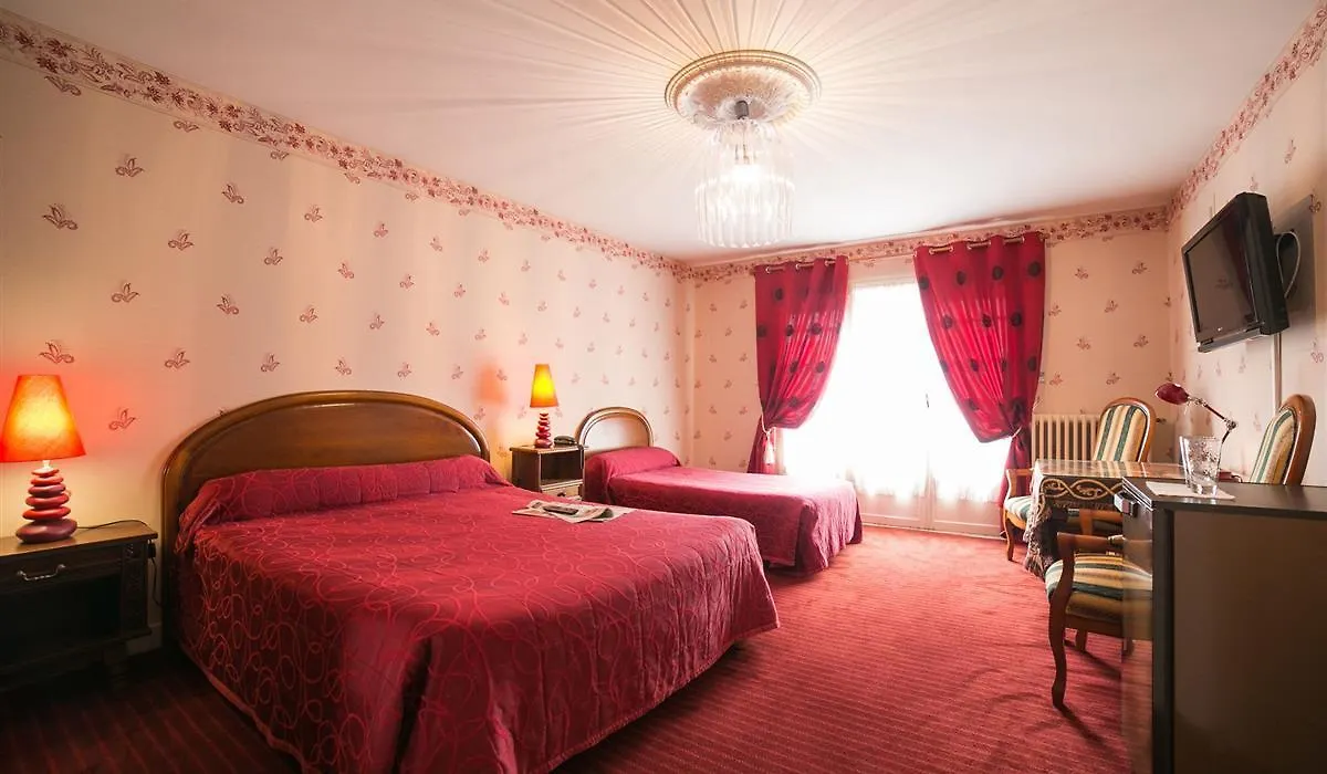 **  Hotel Le Trianon Étel Frankreich